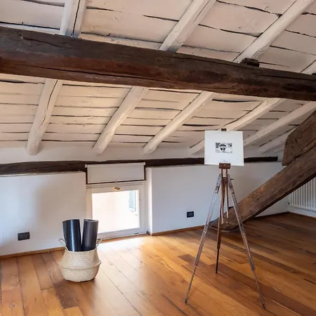 Dimora De' Poeti - 250 Square Meters Attic With Jacuzzi Appartement