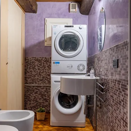 Dimora De' Poeti - 250 Square Meters Attic With Jacuzzi Bologna
