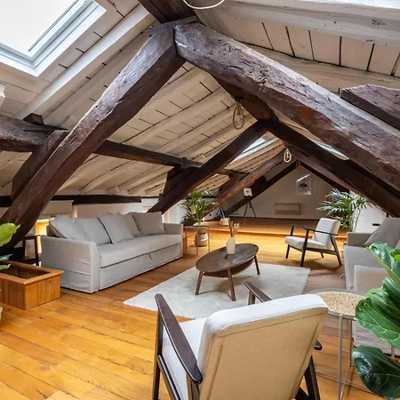 Dimora De' Poeti - 250 Square Meters Attic With Jacuzzi