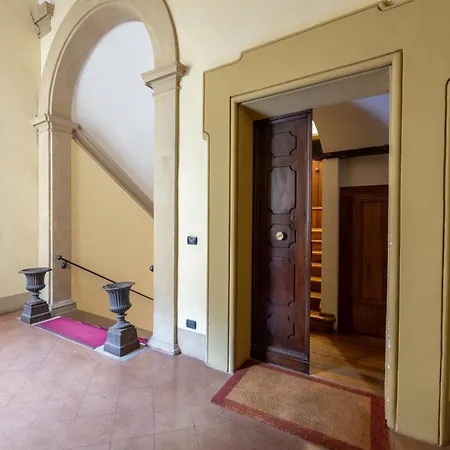 Dimora De' Poeti - 250 Square Meters Attic With Jacuzzi Lägenhet