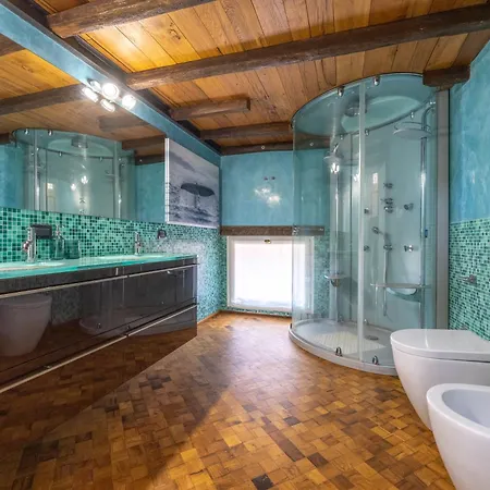 Dimora De' Poeti - 250 Square Meters Attic With Jacuzzi