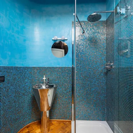 Dimora De' Poeti - 250 Square Meters Attic With Jacuzzi Lägenhet Bologna