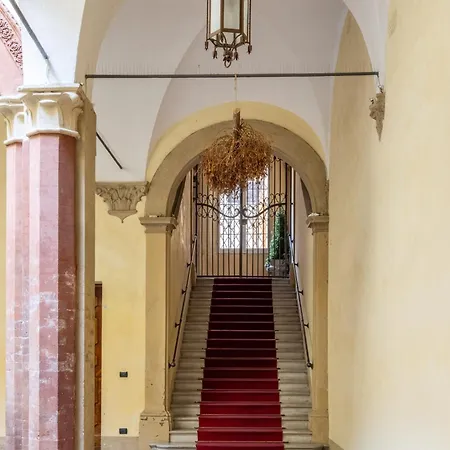 Dimora De' Poeti - 250 Square Meters Attic With Jacuzzi Апартаменты *