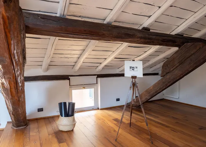 Dimora De' Poeti - 250 Square Meters Attic With Jacuzzi شقة