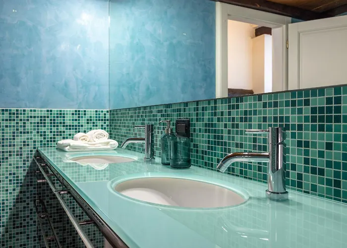 Dimora De' Poeti - 250 Square Meters Attic With Jacuzzi شقة *