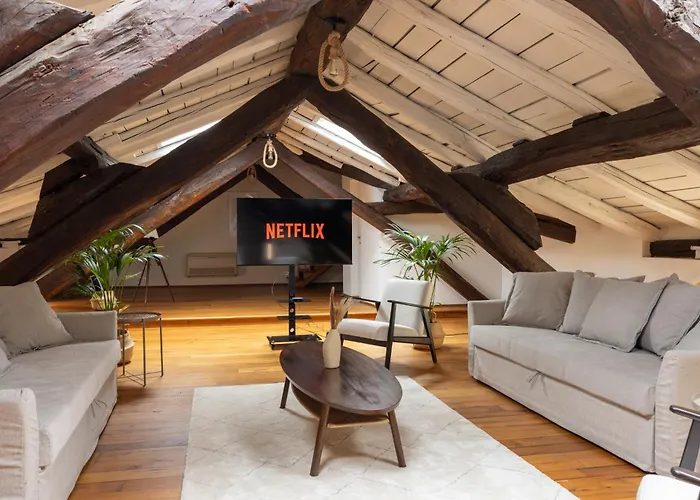 Dimora De' Poeti - 250 Square Meters Attic With Jacuzzi