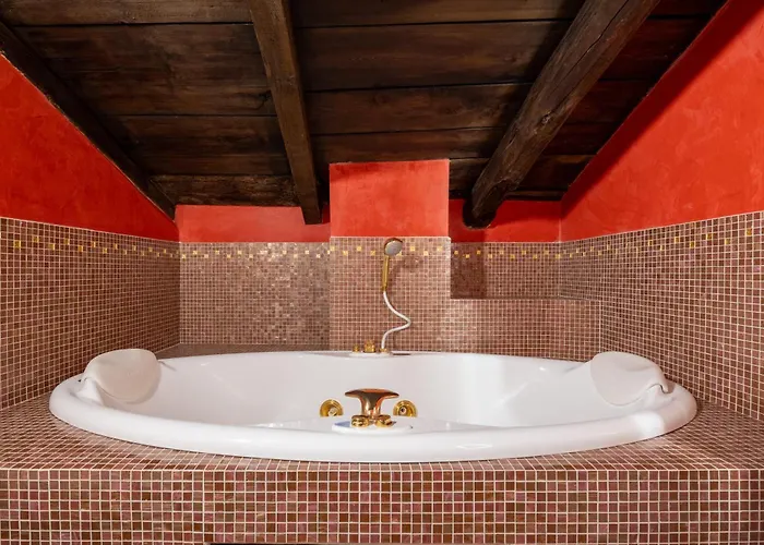 Dimora De' Poeti - 250 Square Meters Attic With Jacuzzi