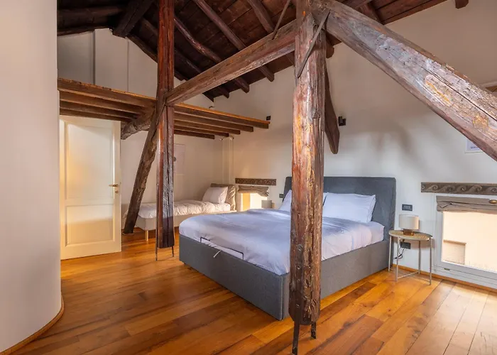Dimora De' Poeti - 250 Square Meters Attic With Jacuzzi * بولونيا
