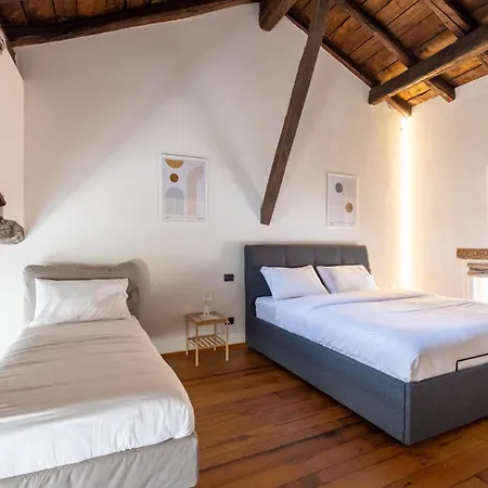 Dimora De' Poeti - 250 Square Meters Attic With Jacuzzi * Bologna