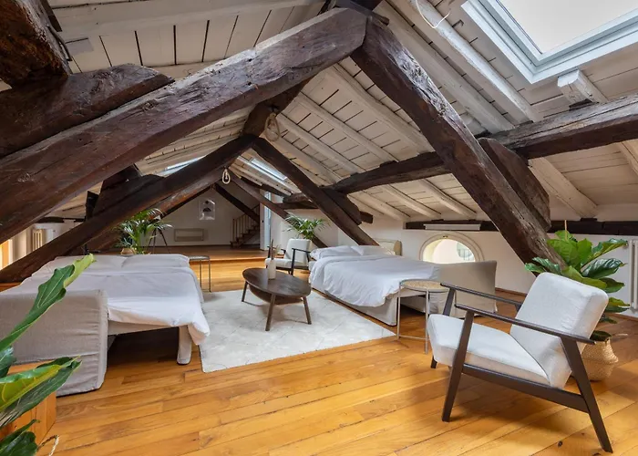 Dimora De' Poeti - 250 Square Meters Attic With Jacuzzi Bologna