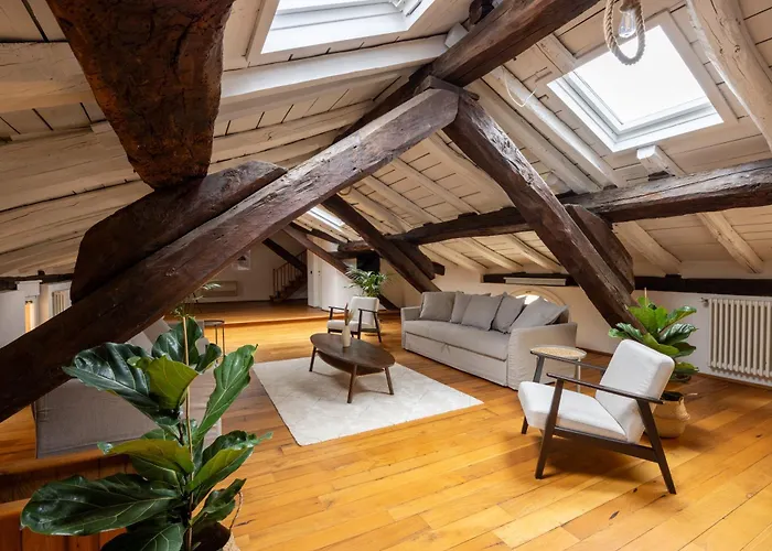 Dimora De' Poeti - 250 Square Meters Attic With Jacuzzi Bologna