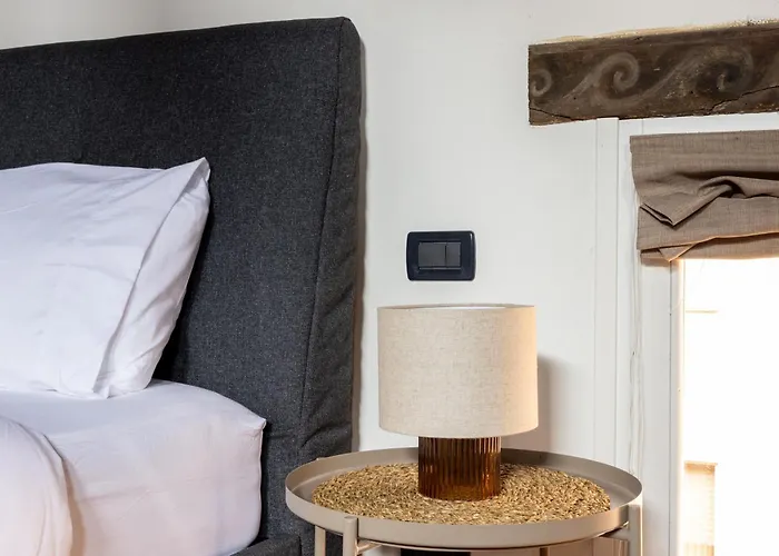 Dimora De' Poeti - 250 Square Meters Attic With Jacuzzi Bologna