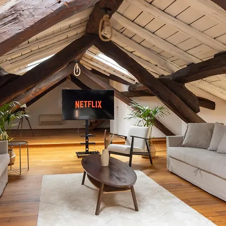 Dimora De' Poeti - 250 Square Meters Attic With Jacuzzi
