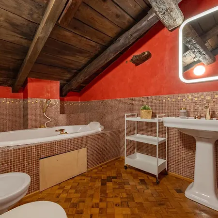 Dimora De' Poeti - 250 Square Meters Attic With Jacuzzi *